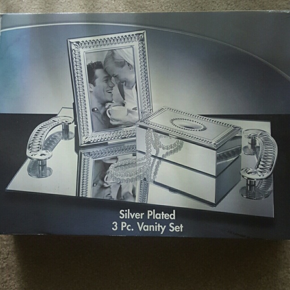 godinger silver art. co Jewelry - Silver plated 3 piece vanity set